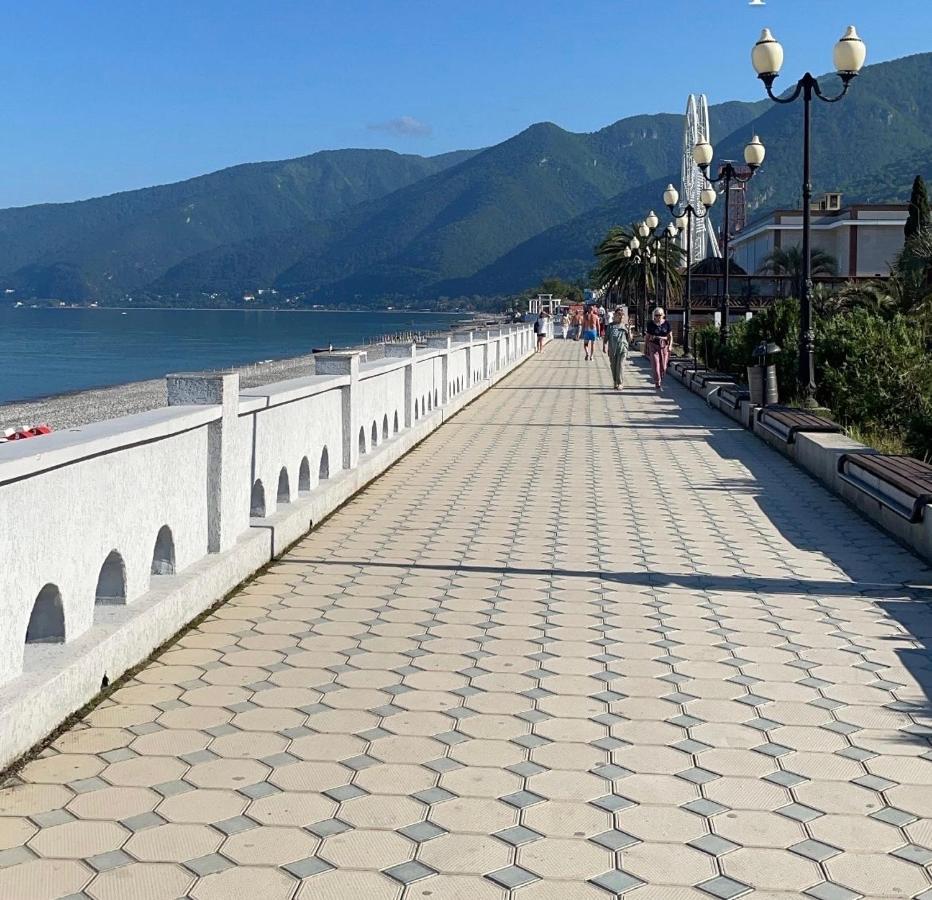 Мини-Отель New Gagra Gagry Exterior photo