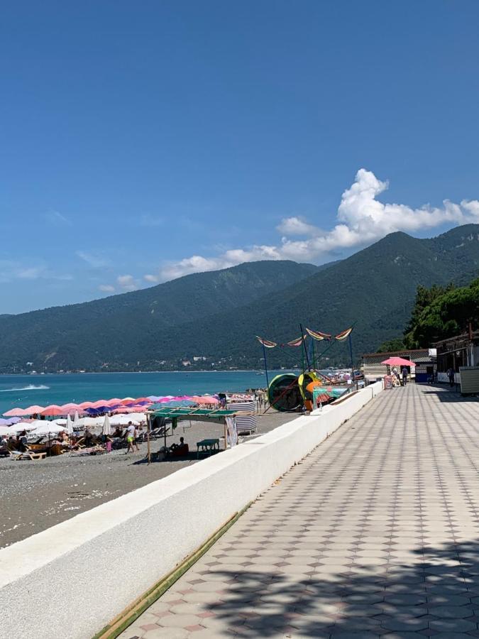 Мини-Отель New Gagra Gagry Exterior photo