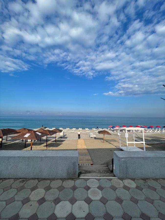 Мини-Отель New Gagra Gagry Exterior photo