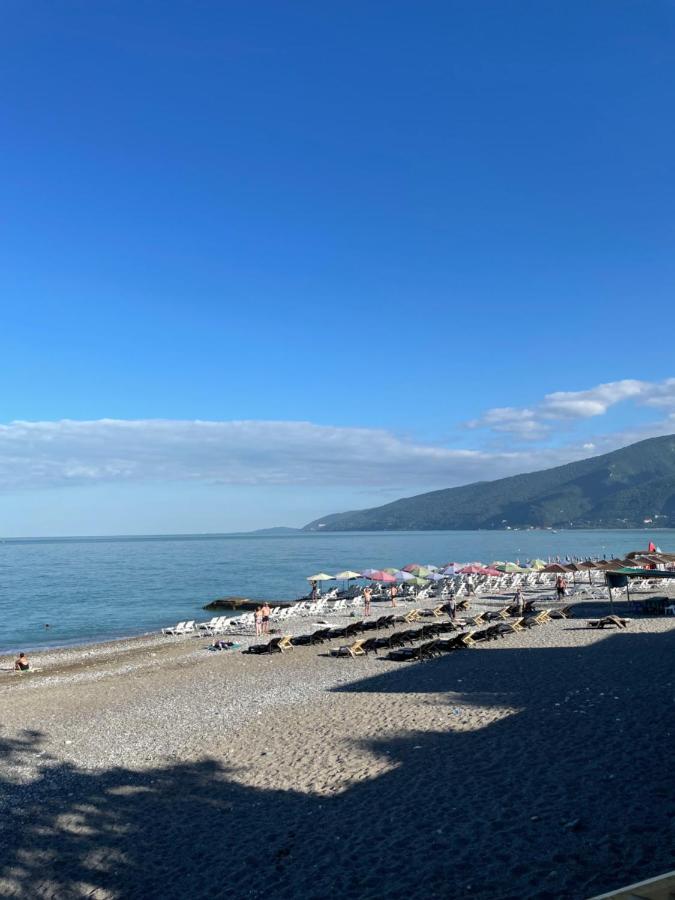 Мини-Отель New Gagra Gagry Exterior photo